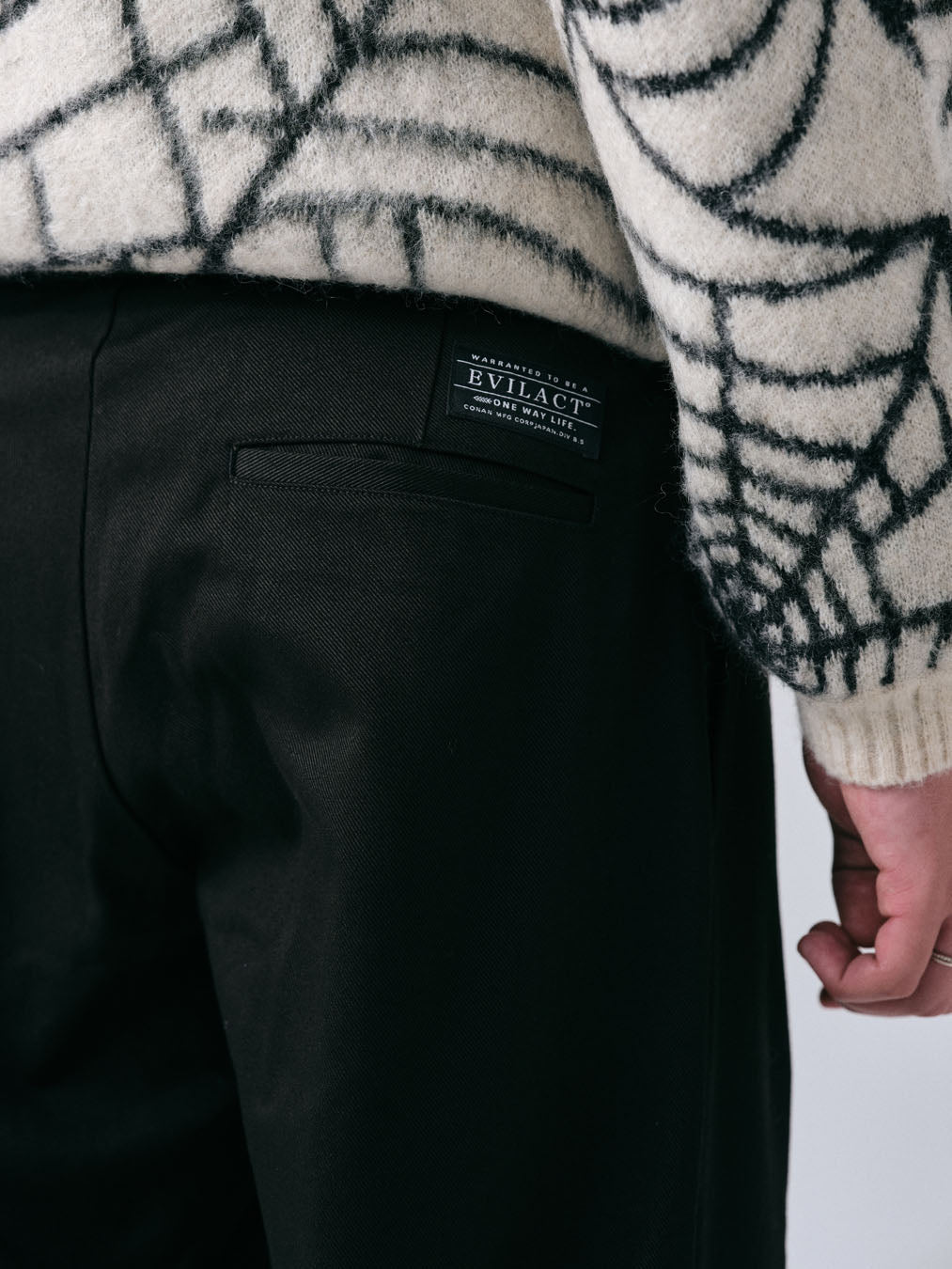 EVILACT DOUBLE KNEE CHINOS black