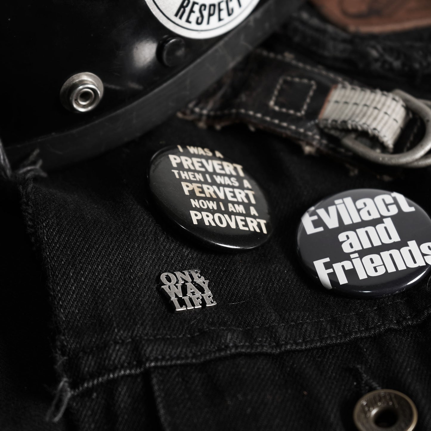 EVILACT ONE WAY LIFE PINS