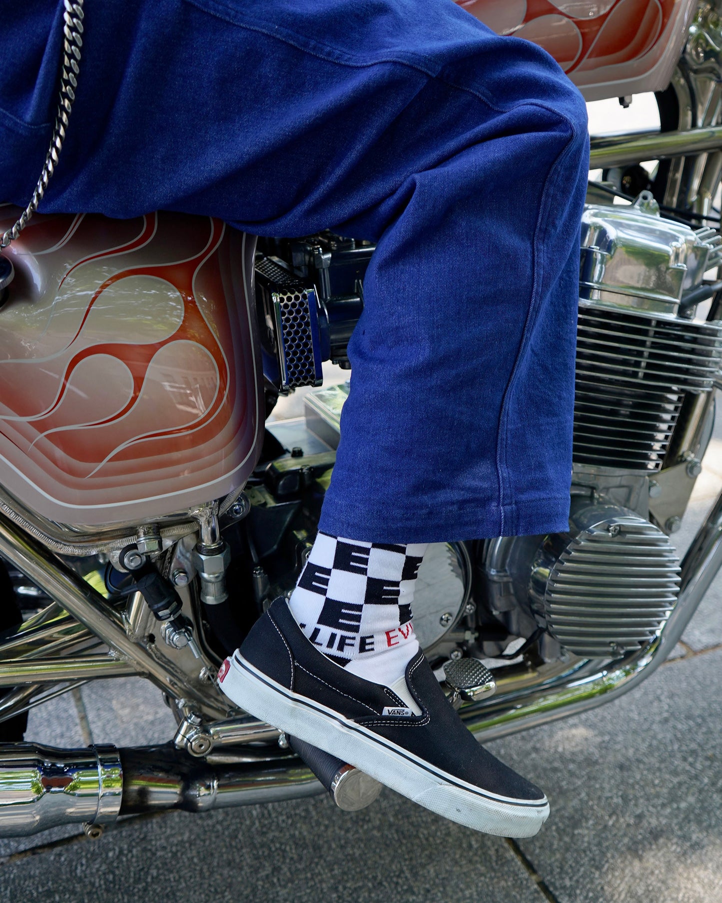 EVILACT CHECKER SOCKS white