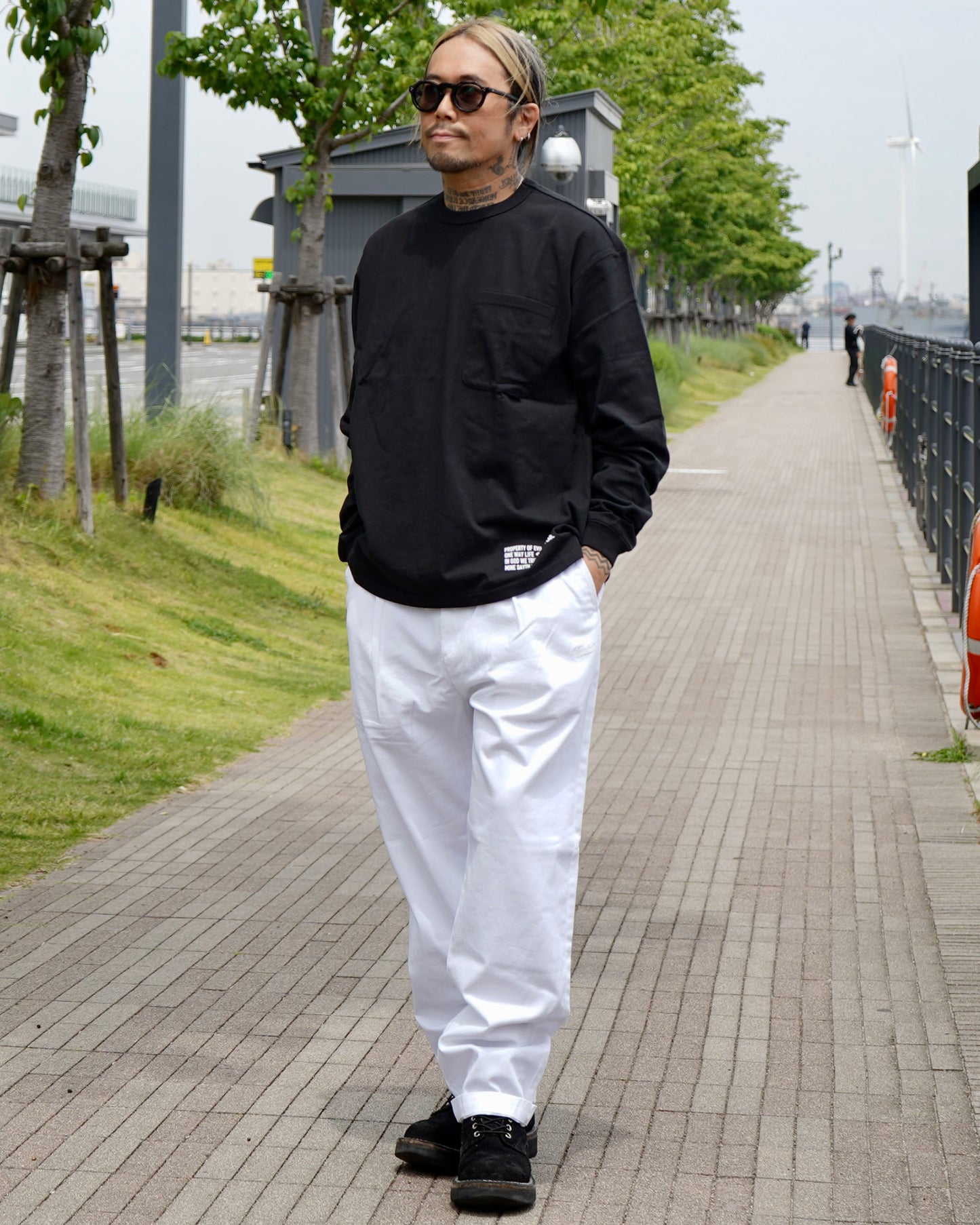 EVILACT TUCK CHINOS black