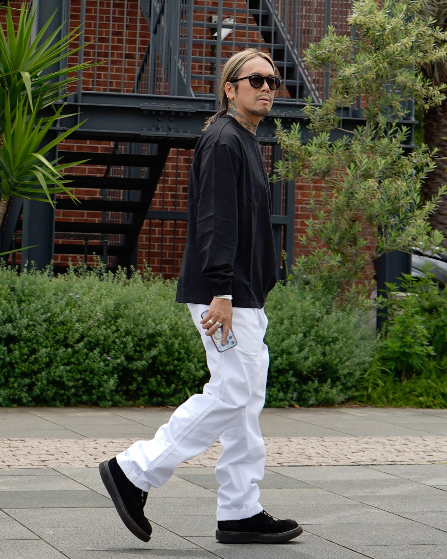 EVILACT TUCK CHINOS black