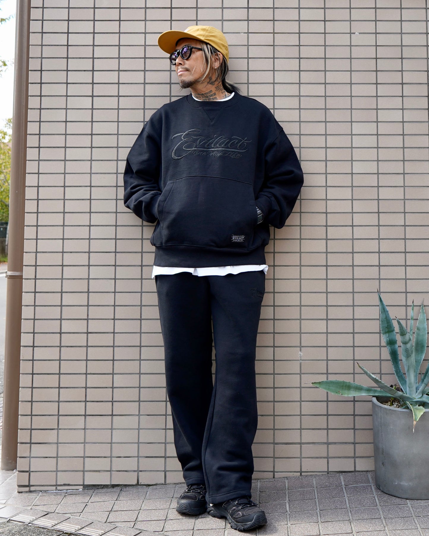 EVILACT HEAVY SWEAT CREW black