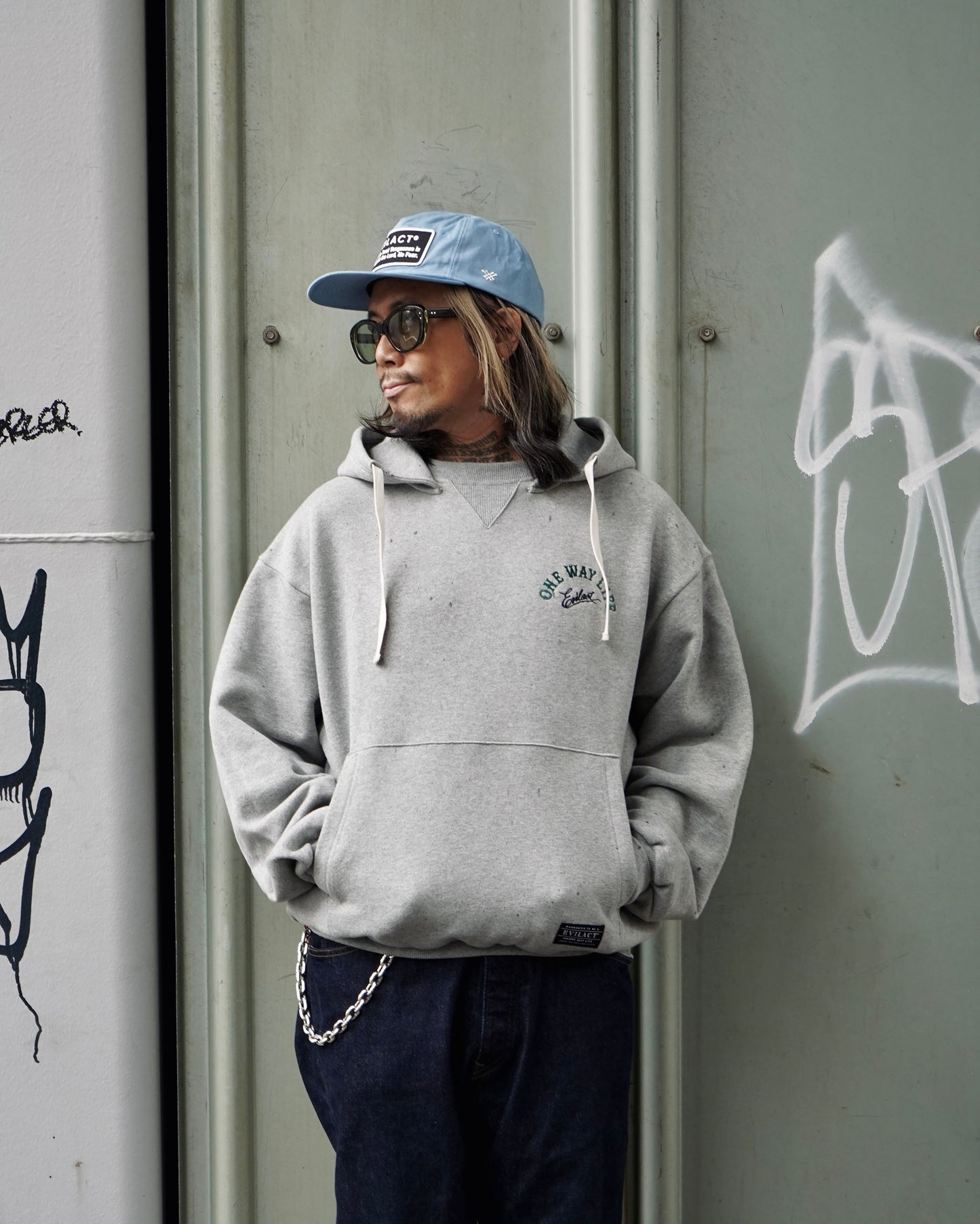 EVILACT HEAVY SWEAT HOODIE gray