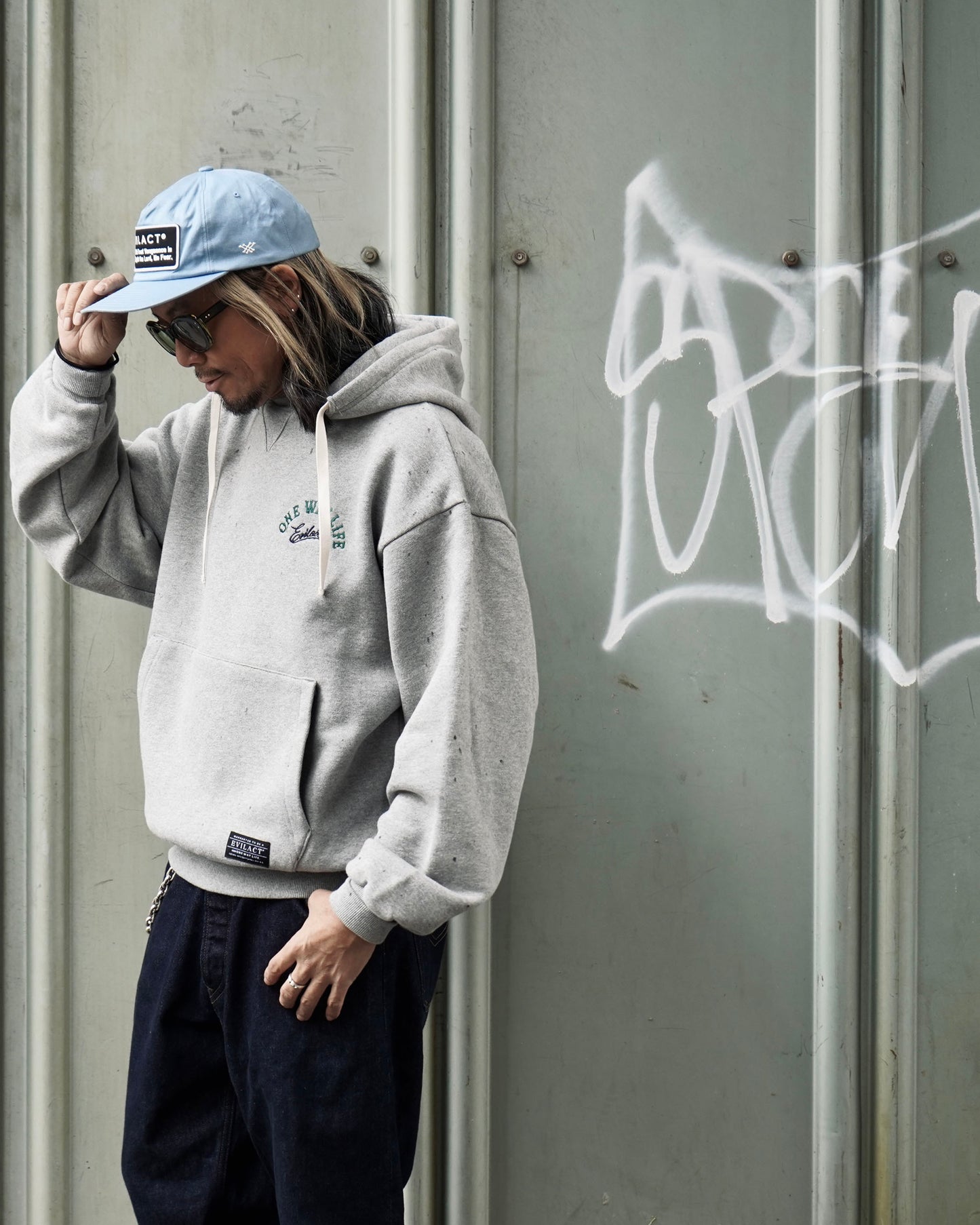 EVILACT HEAVY SWEAT HOODIE white