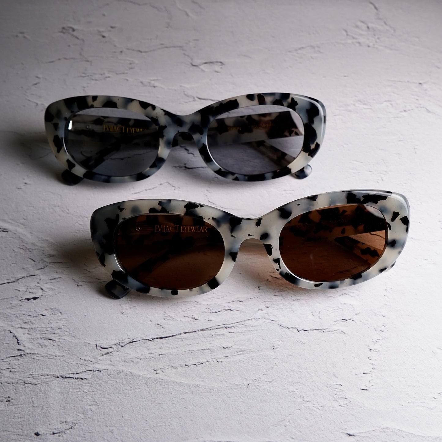 SPIRAL frost dalmatian / dark color photochromic smoke lens