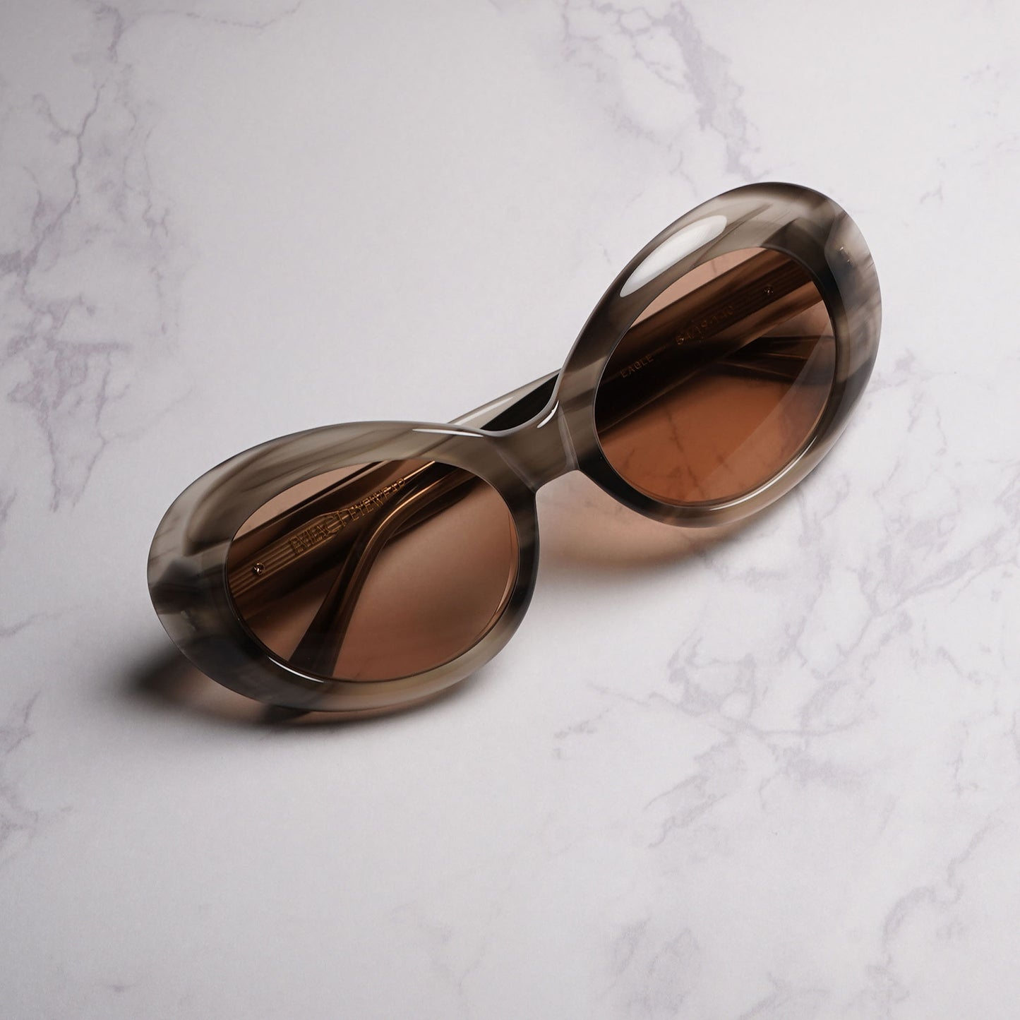 EAGLE gray marble / brown lens