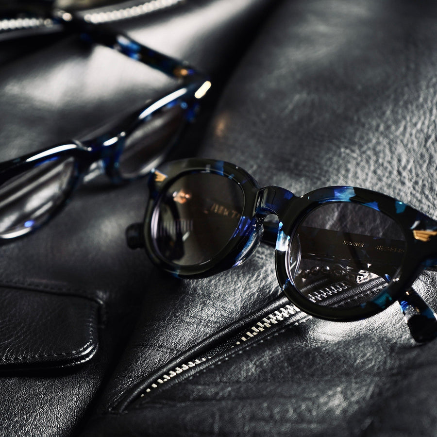 PHOTOCHROMIC