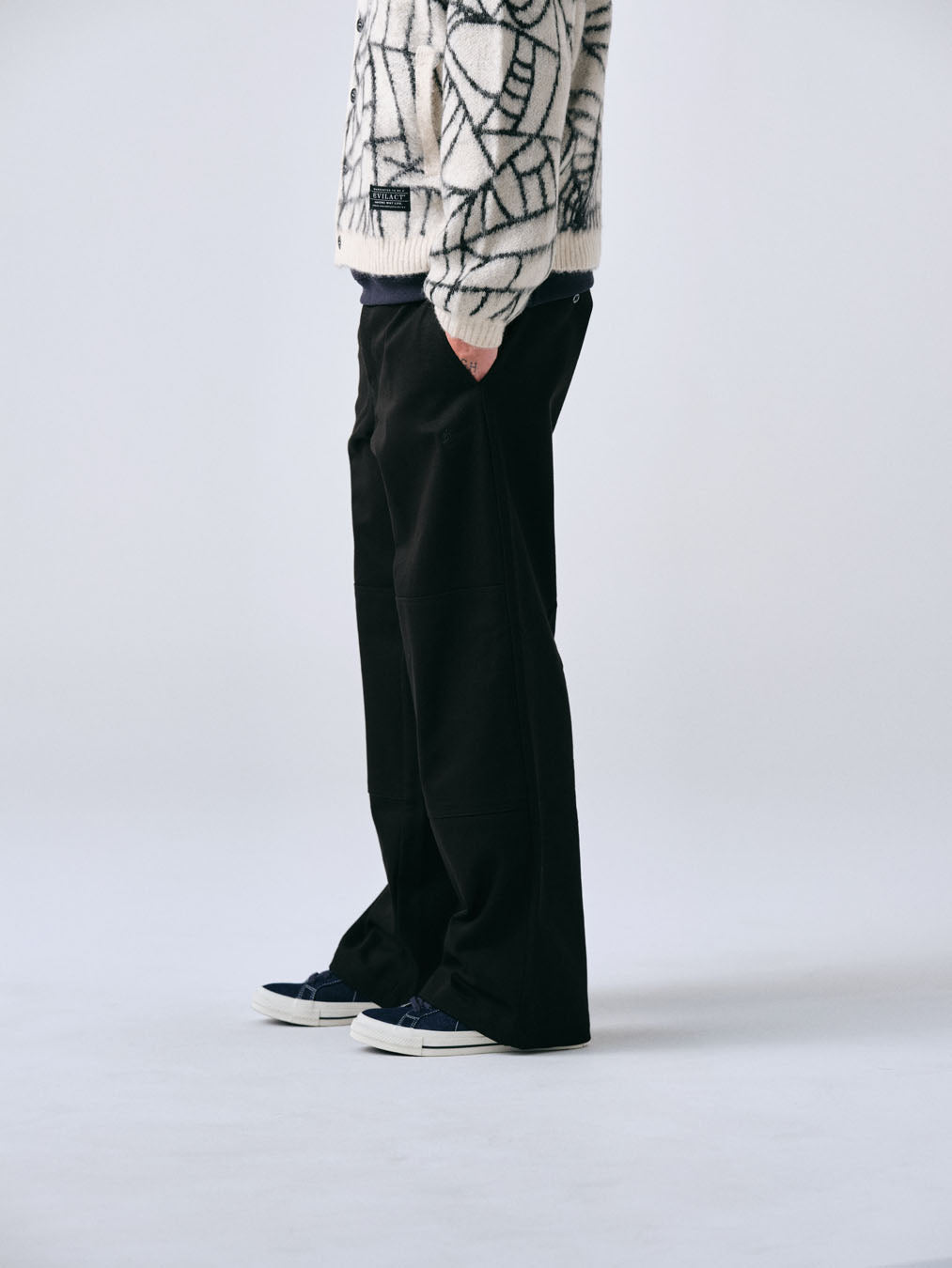 EVILACT DOUBLE KNEE CHINOS black
