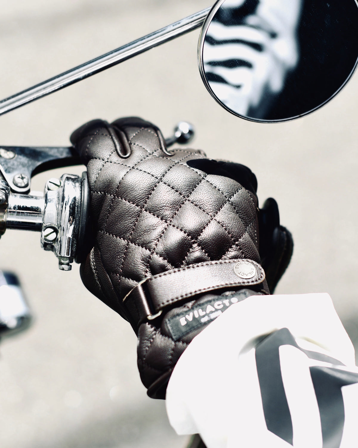 EVILACT DIAMOND STITCH GLOVES ivory