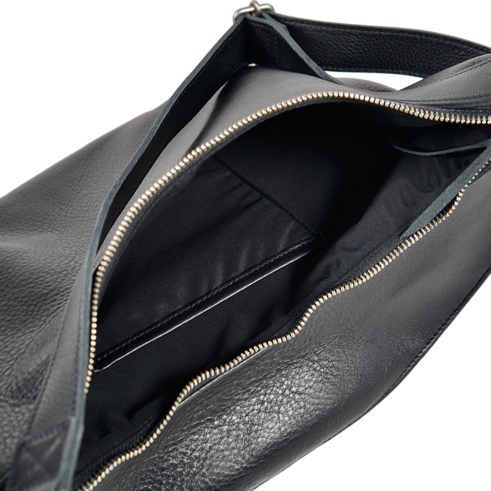 EVILACT LEATHER SHOULDER BAG Black | EVILACT (イーブルアクト