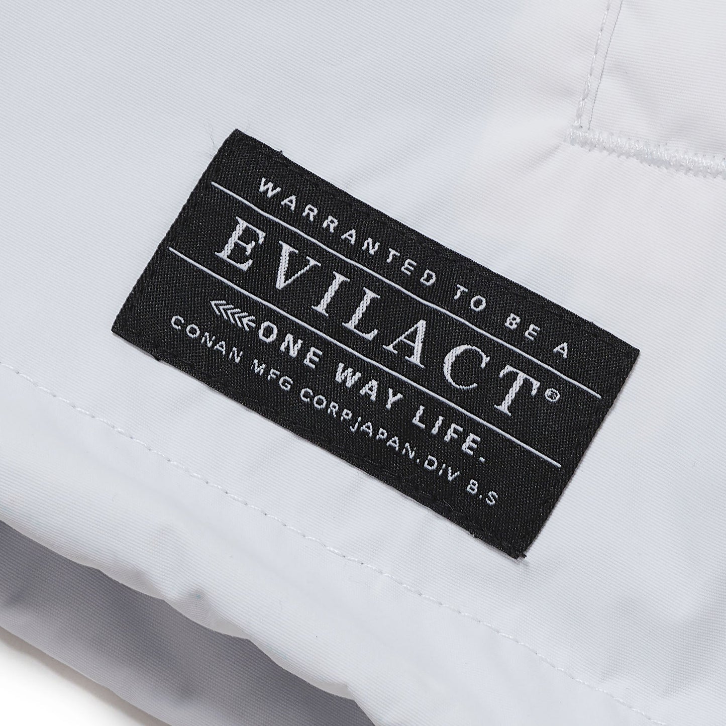 EVILACT FLAG WIND BREAKER White