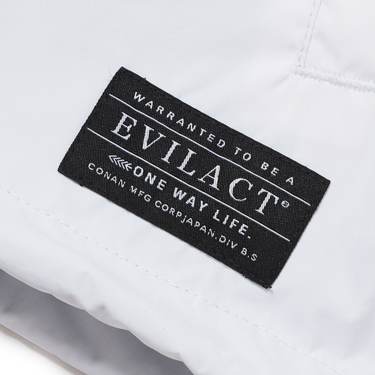 EVILACT CROSS BONE WIND BREAKER White