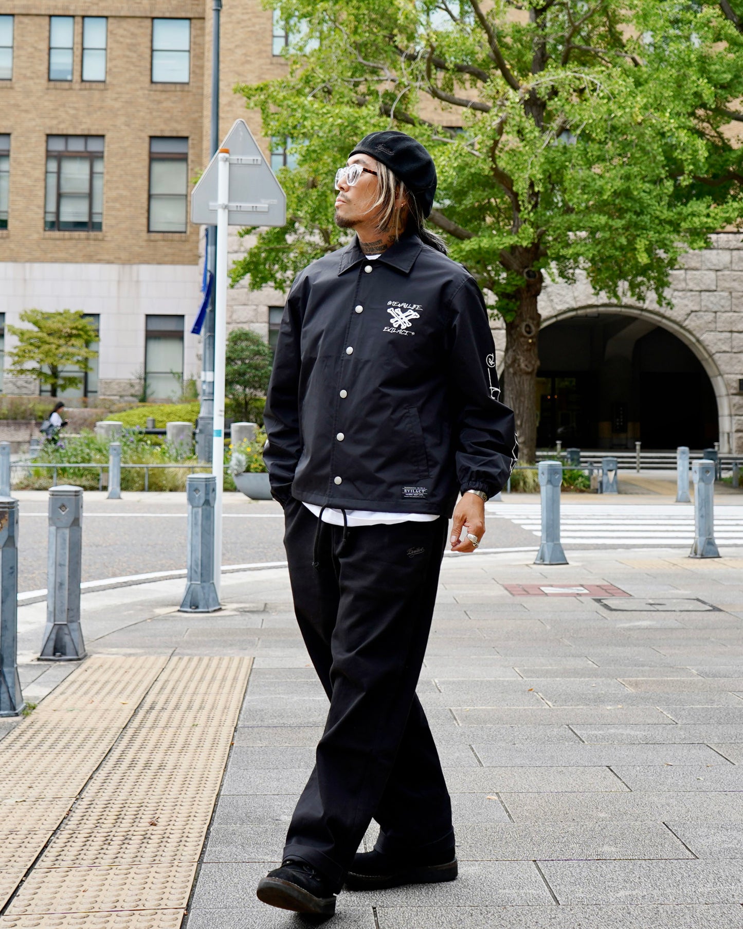 EVILACT CROSS BONE WIND BREAKER black