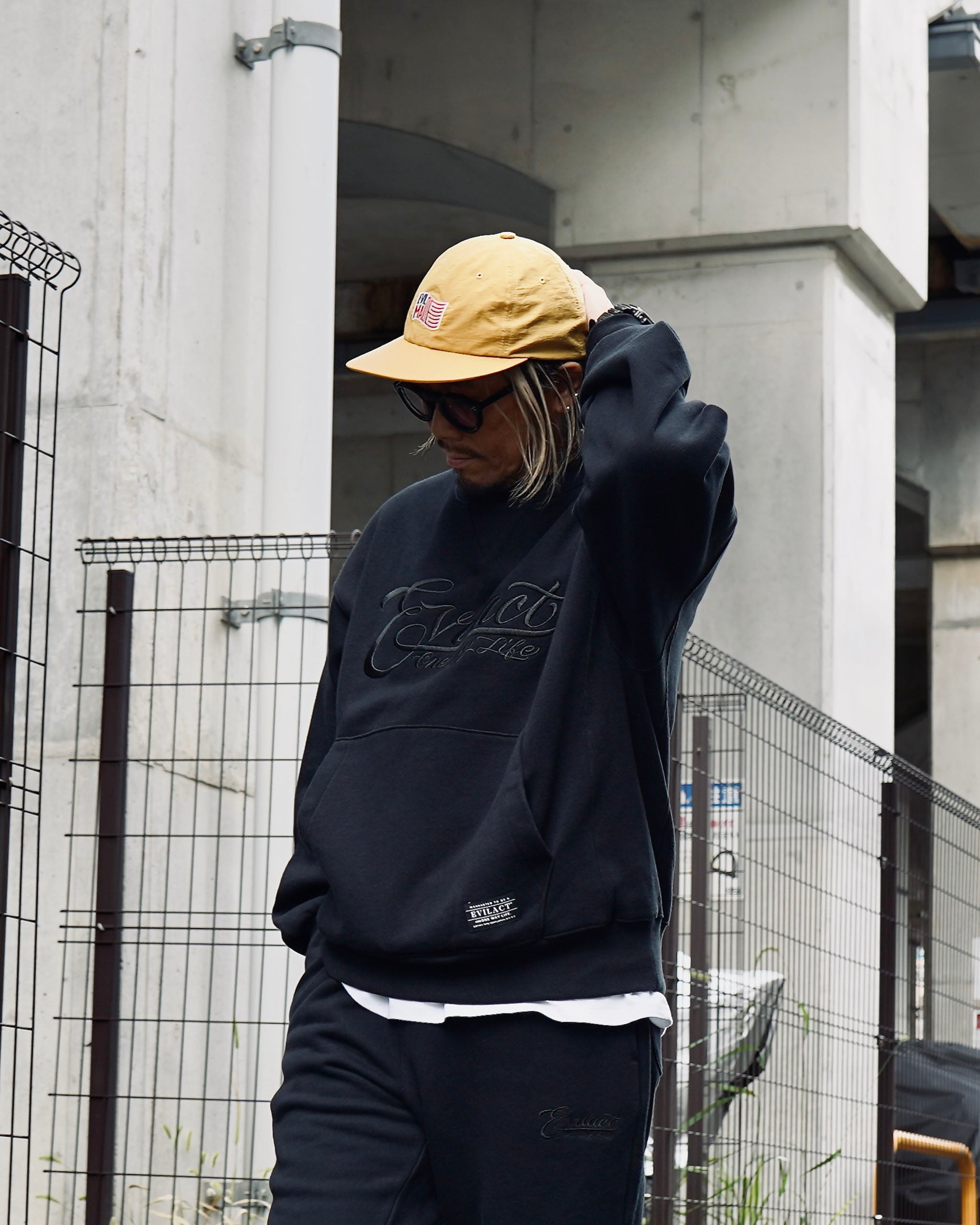 EVILACT HEAVY SWEAT CREW Black | EVILACT (イーブルアクト）Official