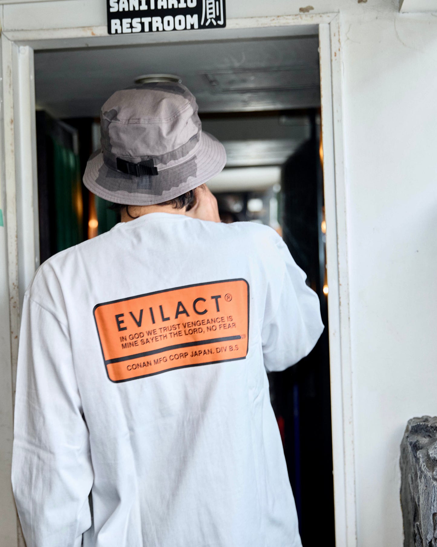 EVILACT BOX LOGO LS black