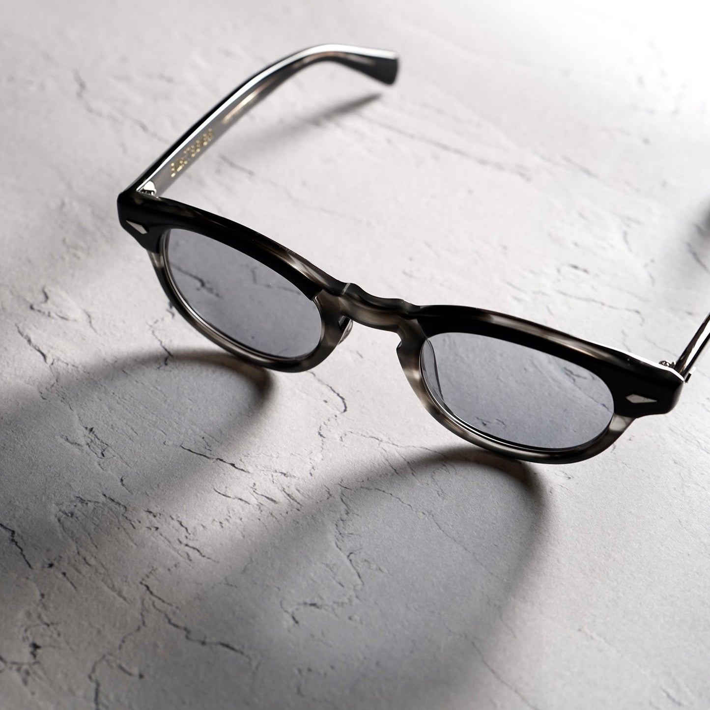 ACE BR black x black marble / dark color photochromic smoke lens