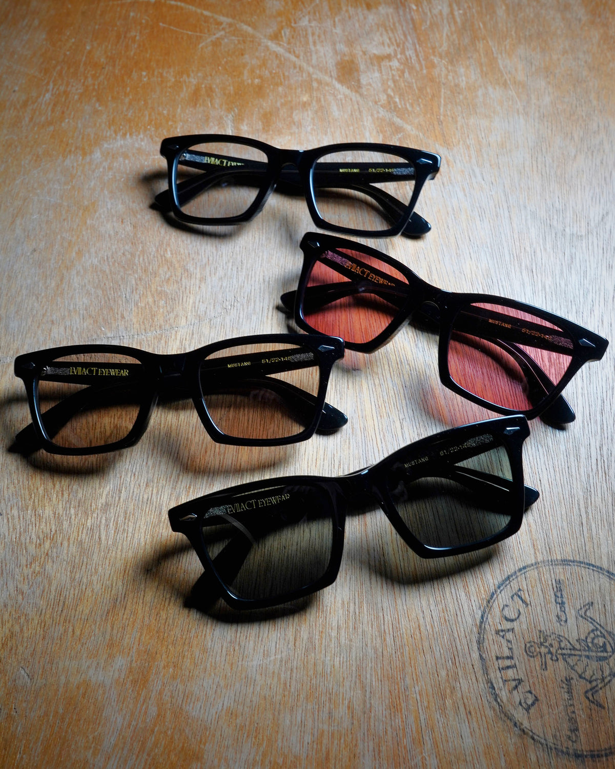 MUSTANG black x gray clear / dark color photochromic brown lens