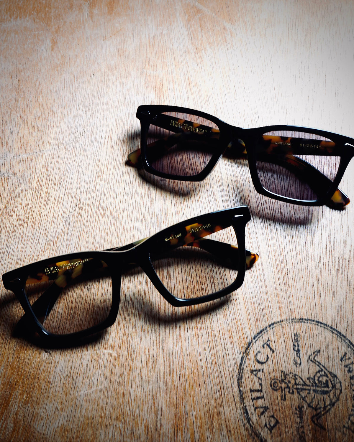 MUSTANG black x yellow tort / smoke lens