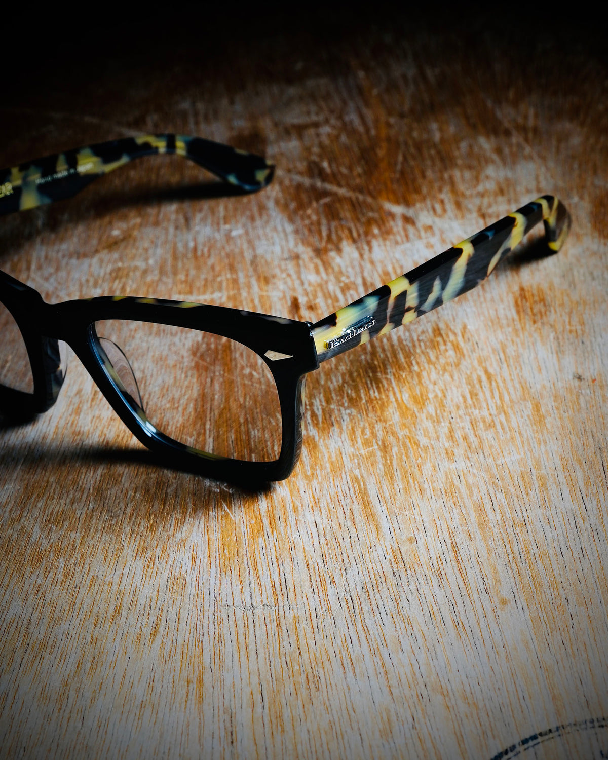MUSTANG black x yellow tort / smoke lens